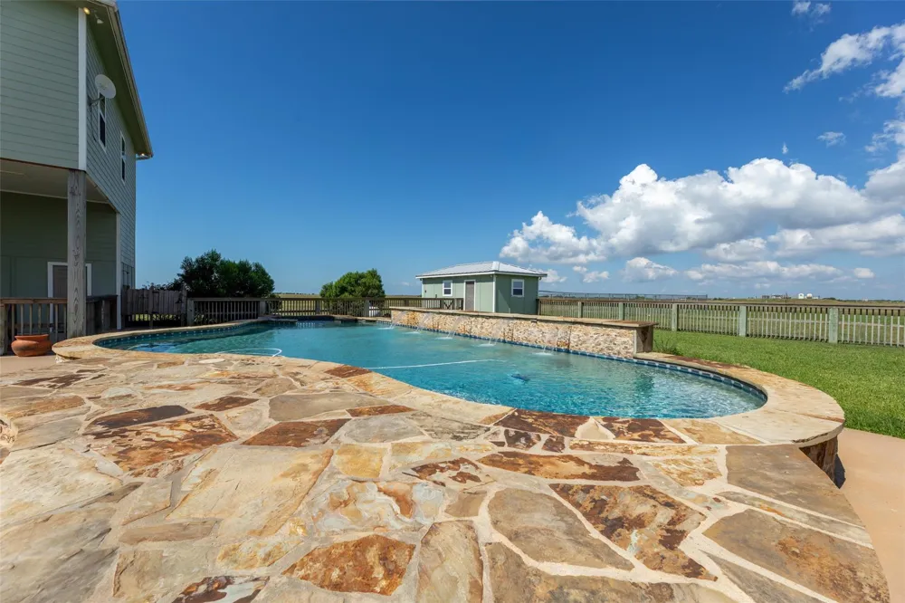 742 Bay Drive Palacios, TX 77465