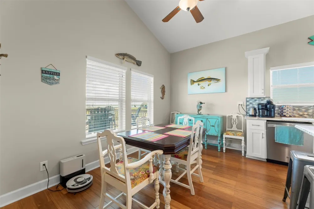 742 Bay Drive Palacios, TX 77465