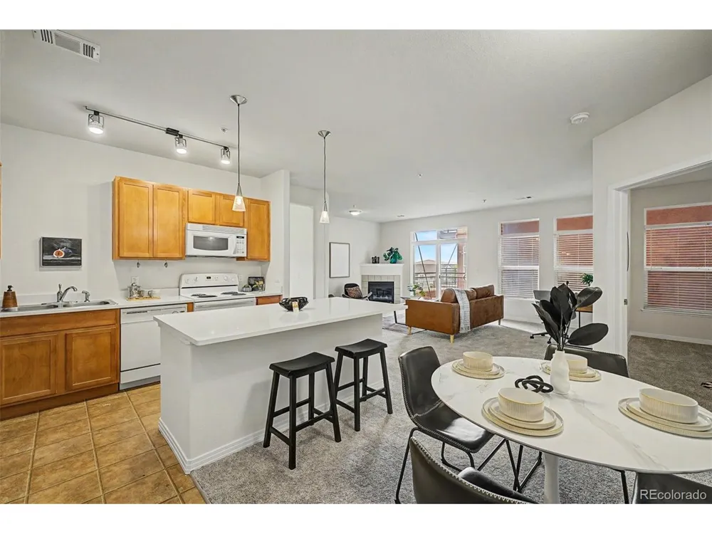 10184 Park Meadows Drive #1206 Lone Tree, CO 80124