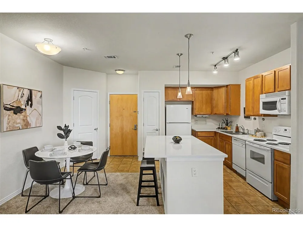 10184 Park Meadows Drive #1206 Lone Tree, CO 80124