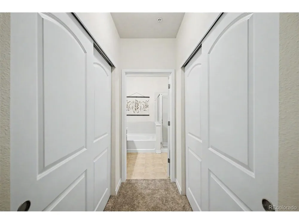 10184 Park Meadows Drive #1206 Lone Tree, CO 80124