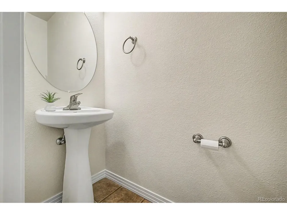 10184 Park Meadows Drive #1206 Lone Tree, CO 80124