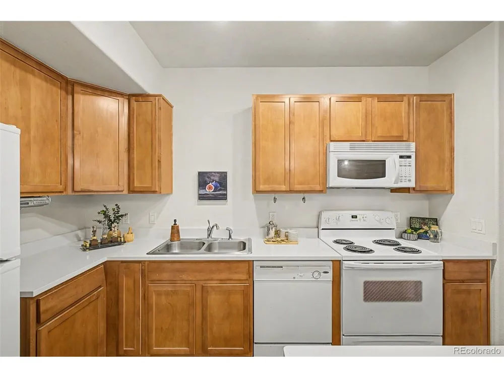 10184 Park Meadows Drive #1206 Lone Tree, CO 80124