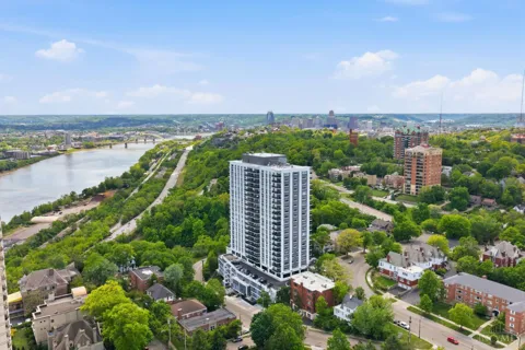 2200 Victory Parkway #1504