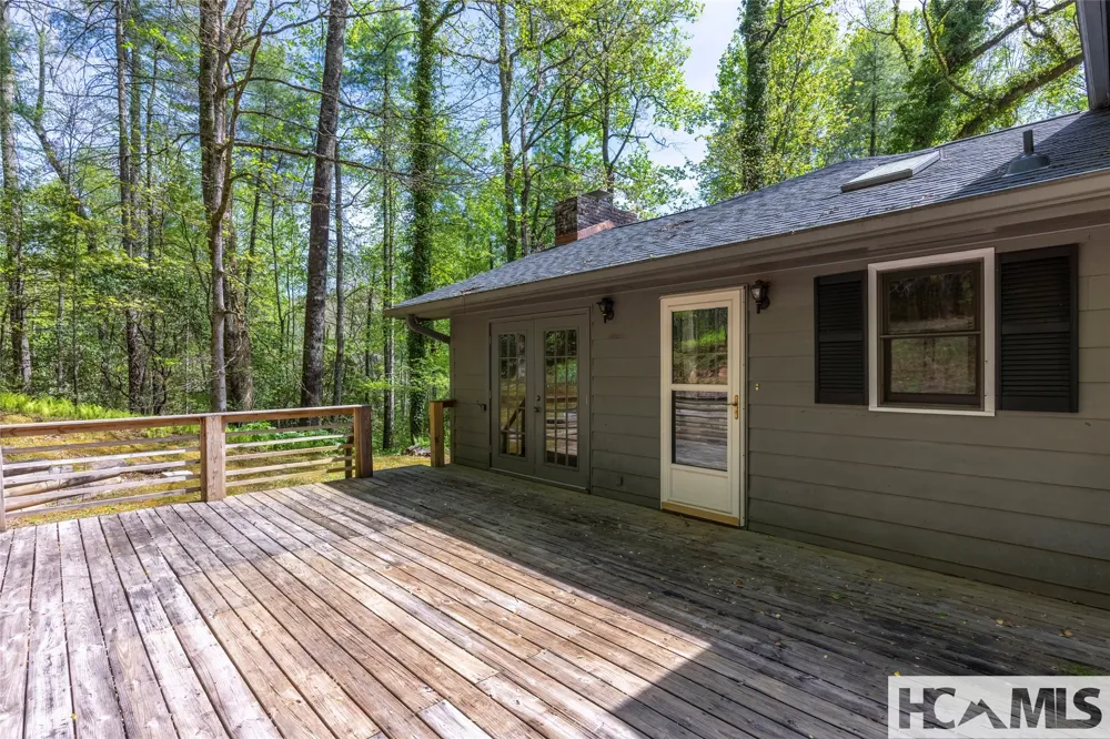 138 Stillwagon Lane Cedar Mountain, NC 28718