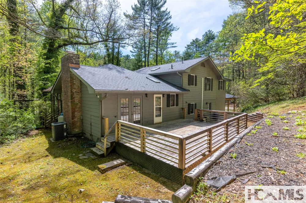 138 Stillwagon Lane Cedar Mountain, NC 28718