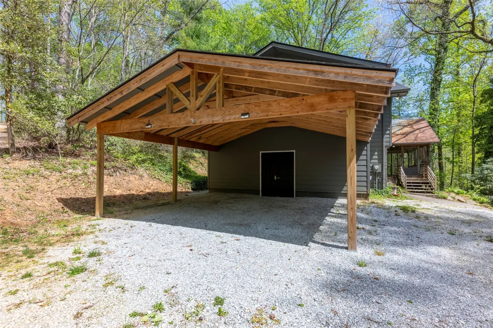 138 Stillwagon Lane Cedar Mountain, NC 28718
