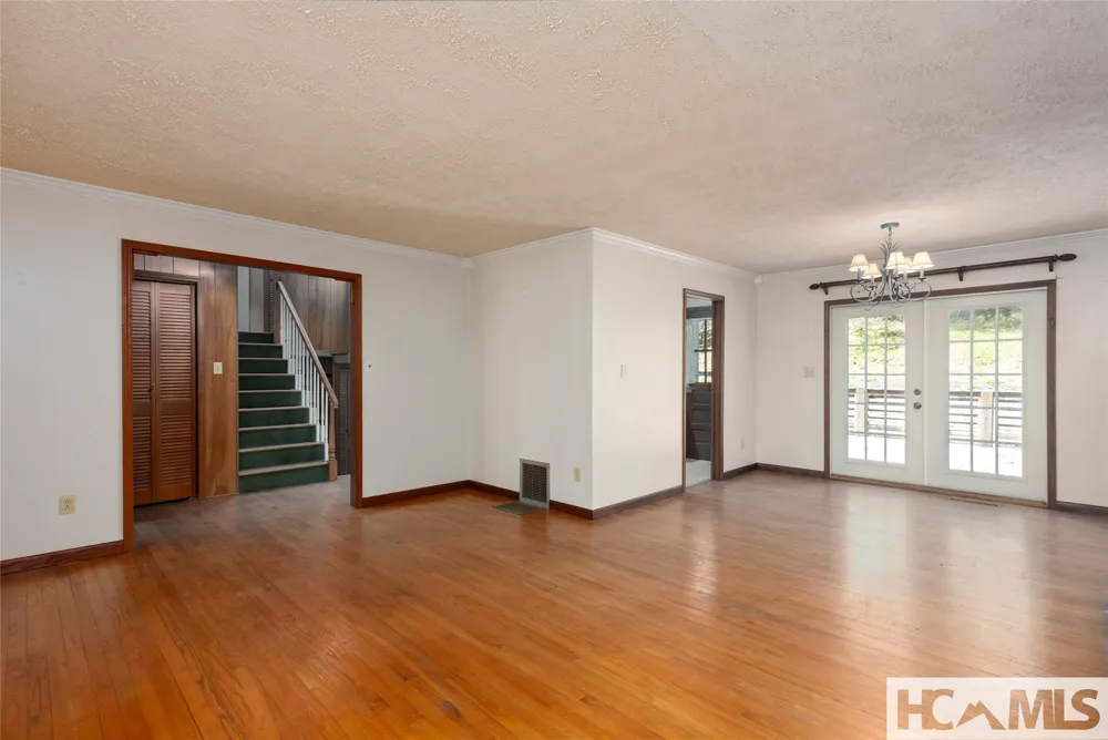 138 Stillwagon Lane Cedar Mountain, NC 28718