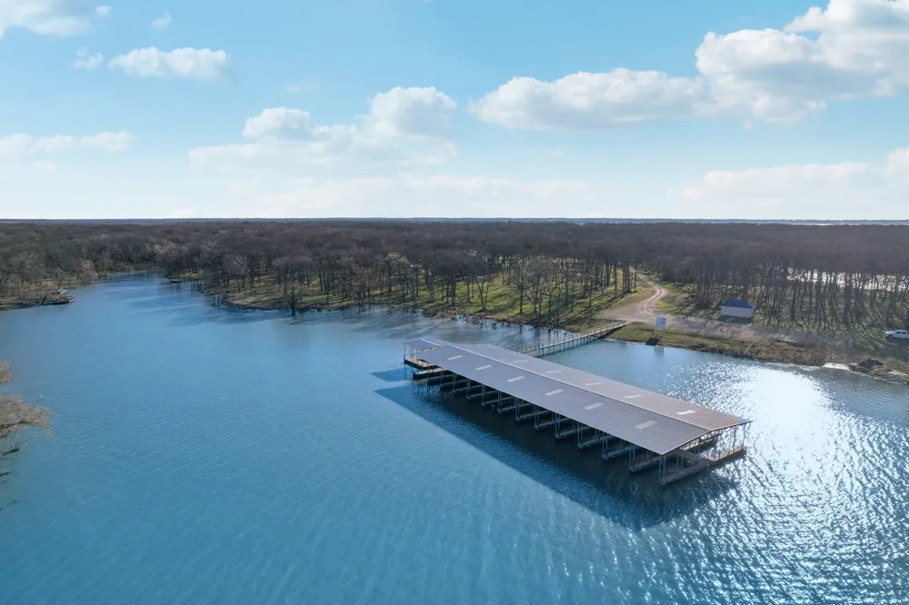 Vintage Shore Drive Quinlan, TX 75474