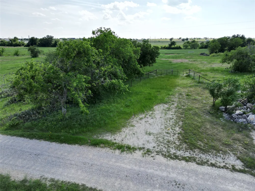16 Titus Lane Bertram, TX 78605