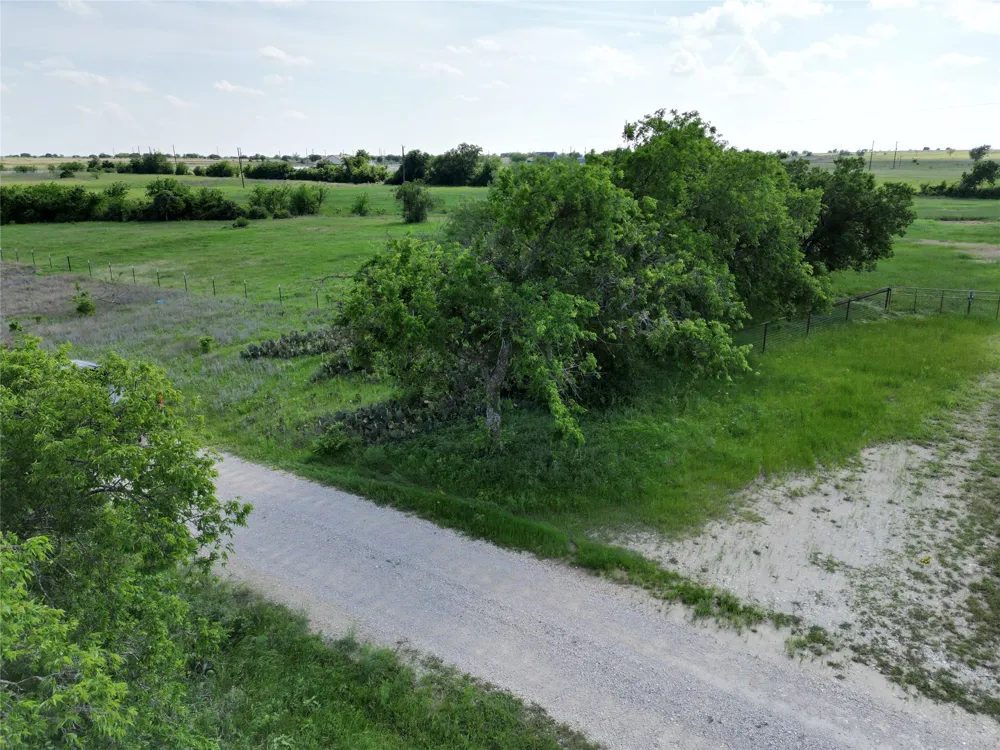 16 Titus Lane Bertram, TX 78605