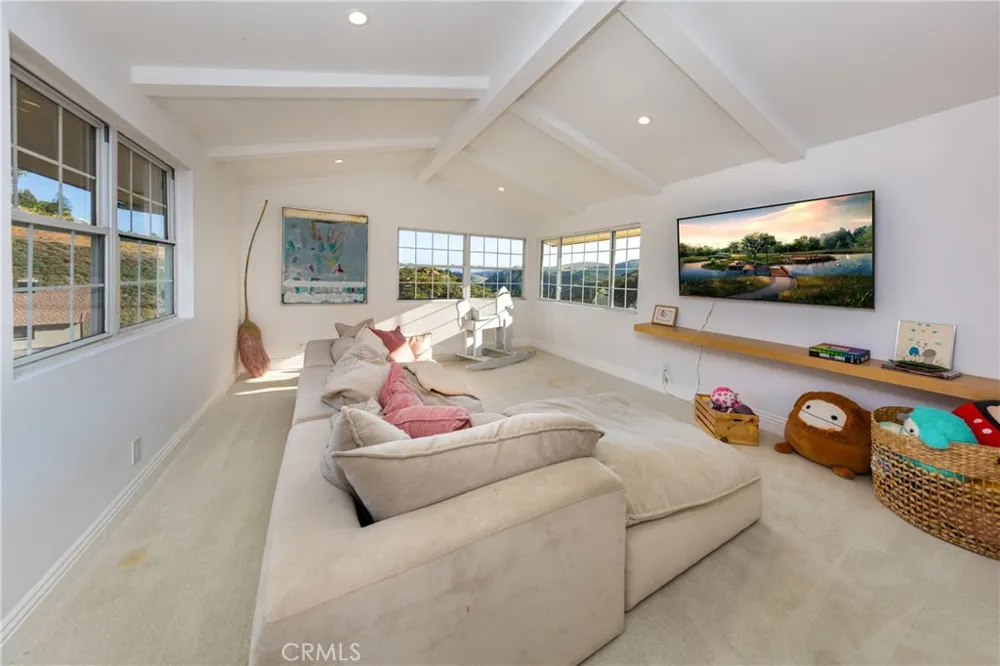 18 Morgan Road Bell Canyon, CA 91307