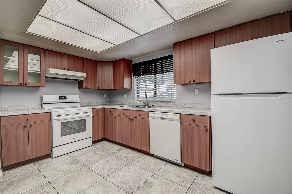 860 S VILLAGE DRIVE #106 St Petersburg, FL 33716
