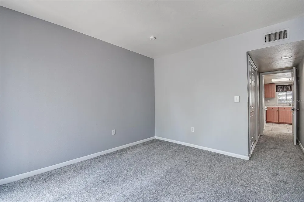860 S VILLAGE DRIVE #106 St Petersburg, FL 33716