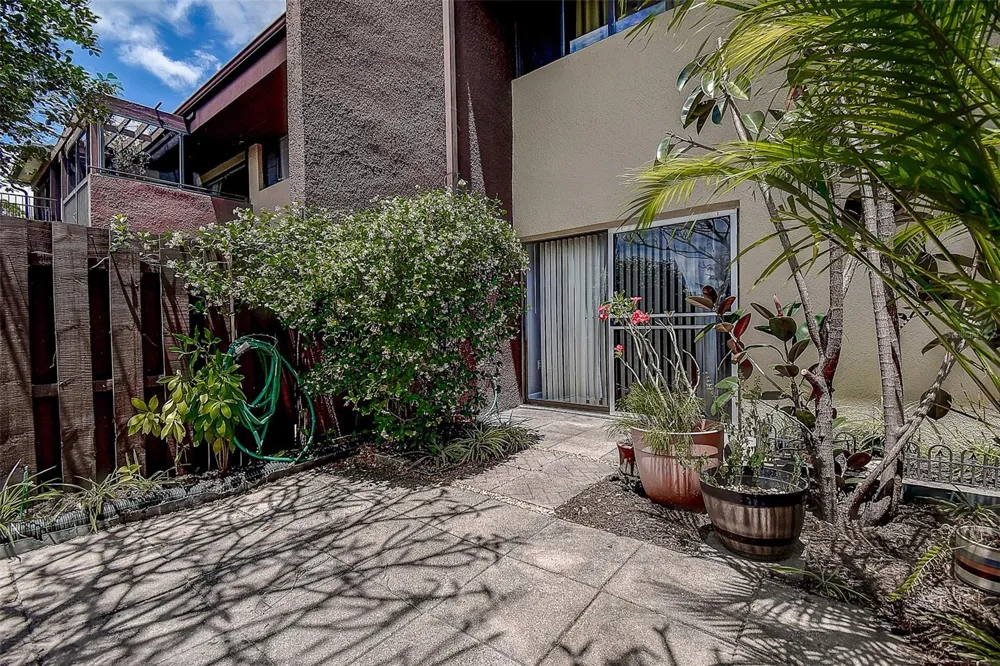 860 S VILLAGE DRIVE #106 St Petersburg, FL 33716