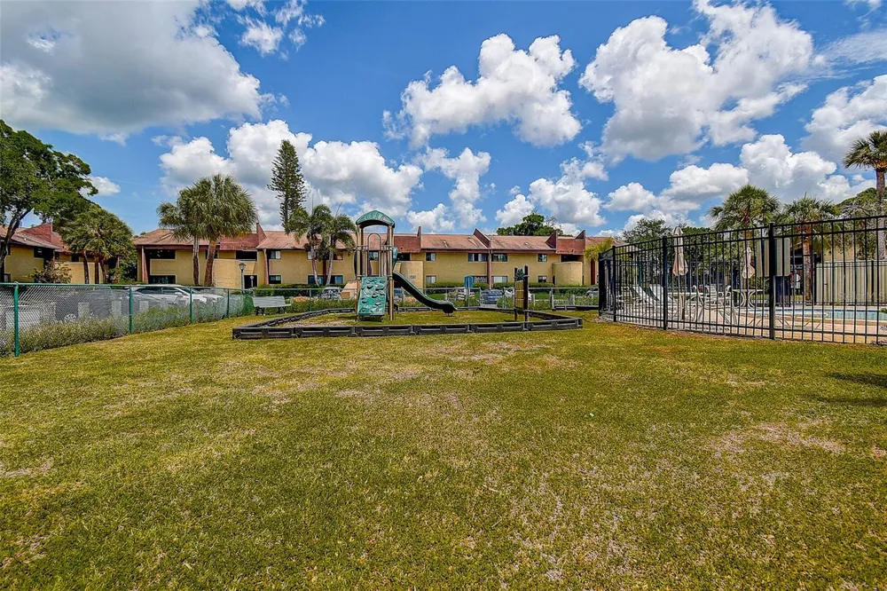 860 S VILLAGE DRIVE #106 St Petersburg, FL 33716
