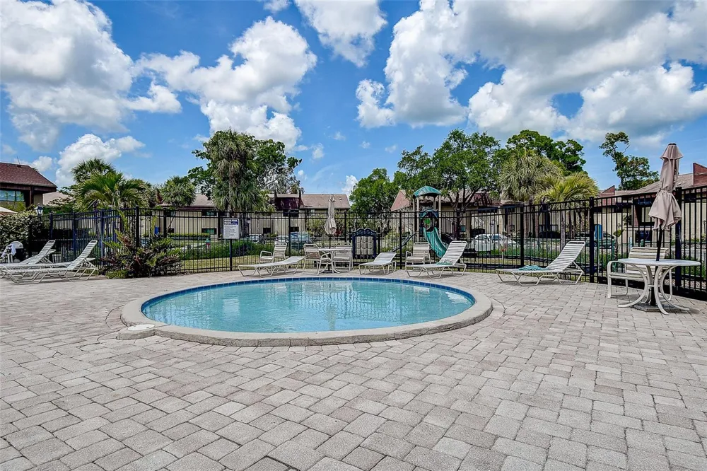 860 S VILLAGE DRIVE #106 St Petersburg, FL 33716