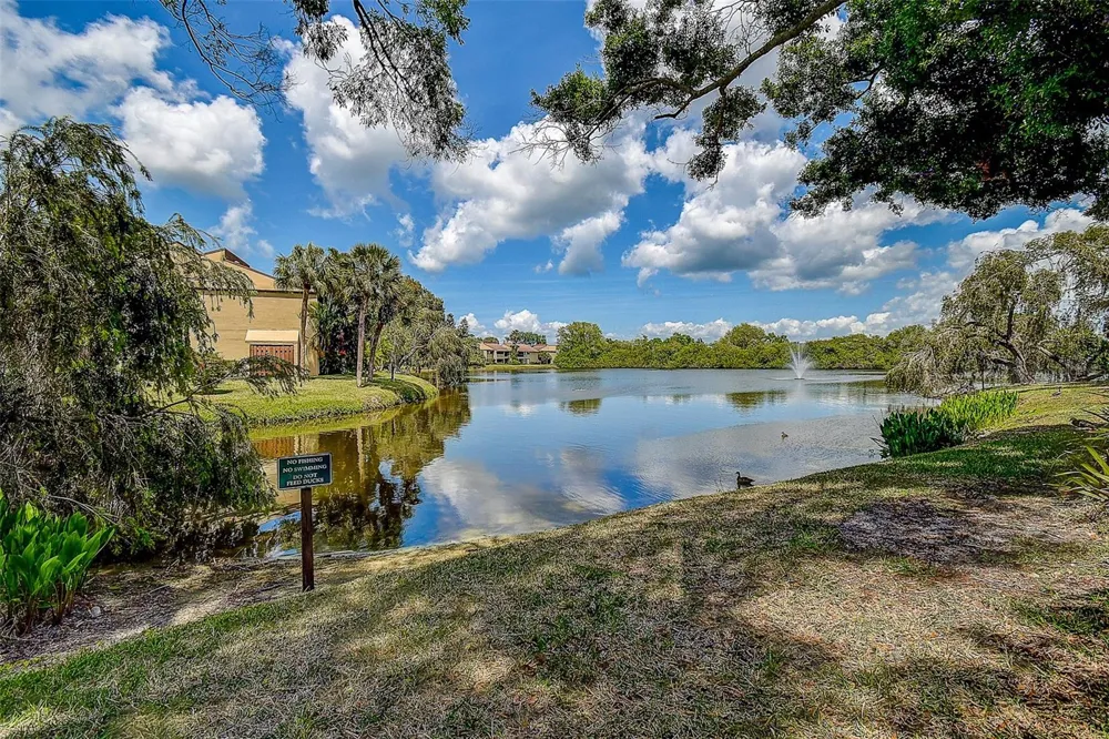 860 S VILLAGE DRIVE #106 St Petersburg, FL 33716