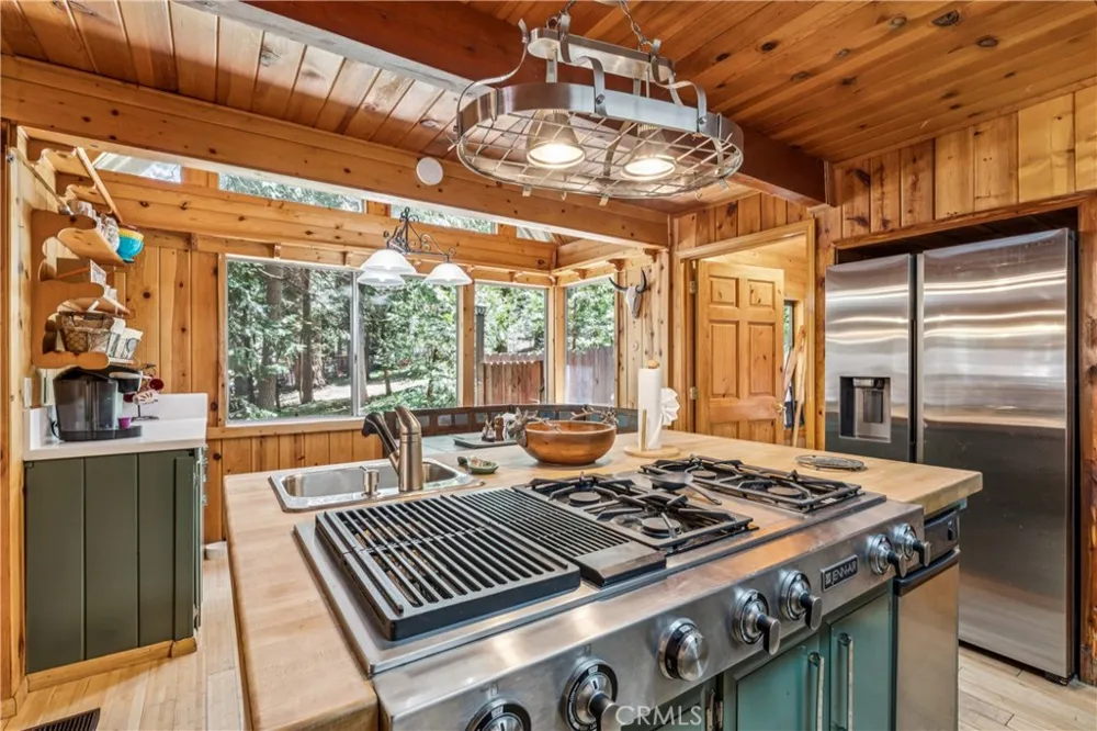 31345 Cedarwood Running Springs, CA 92382