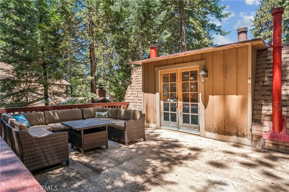 31345 Cedarwood Running Springs, CA 92382