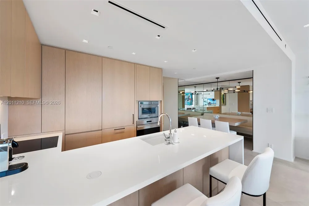 19242 Fisher Island Dr #19242 Miami Beach, FL 33109