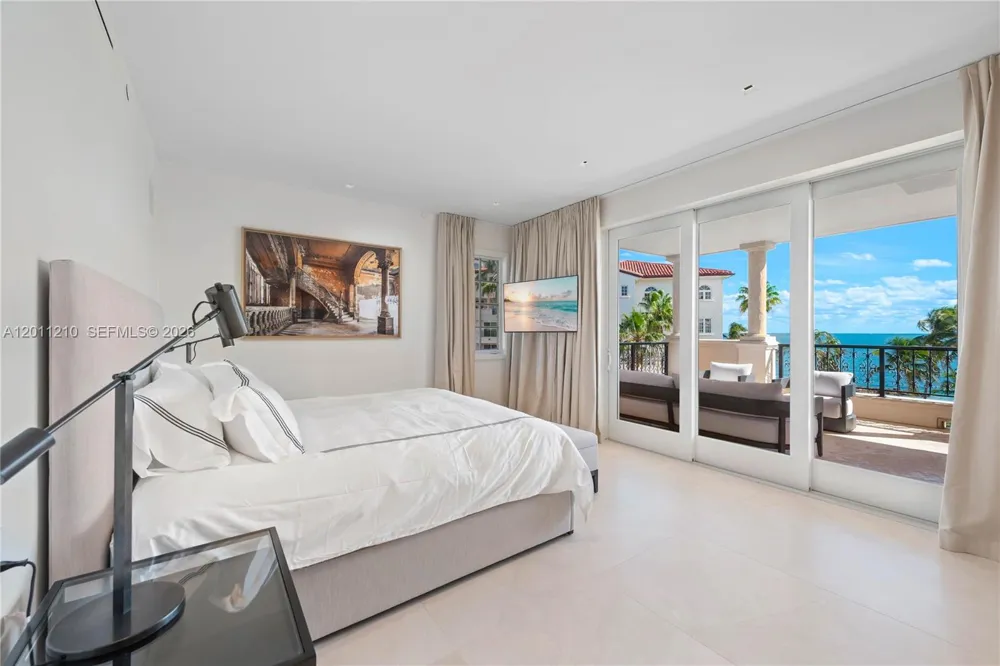 19242 Fisher Island Dr #19242 Miami Beach, FL 33109