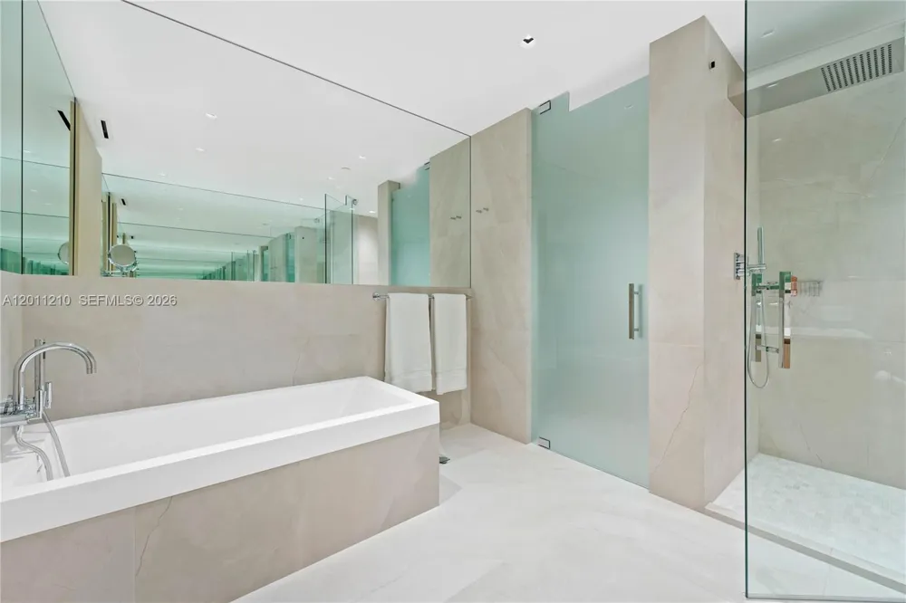 19242 Fisher Island Dr #19242 Miami Beach, FL 33109