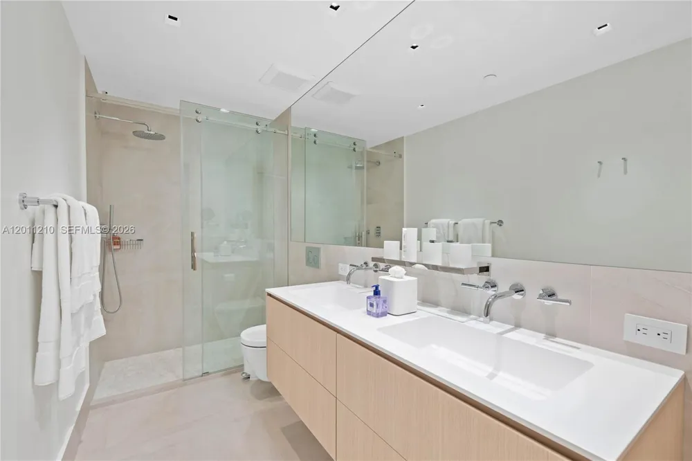 19242 Fisher Island Dr #19242 Miami Beach, FL 33109