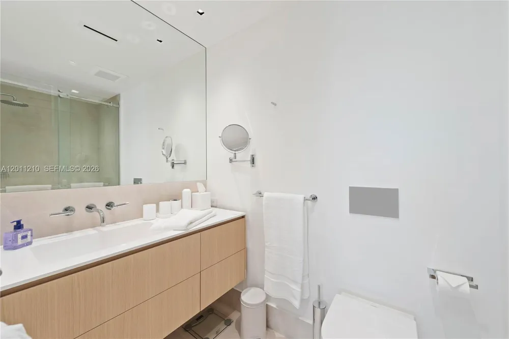 19242 Fisher Island Dr #19242 Miami Beach, FL 33109