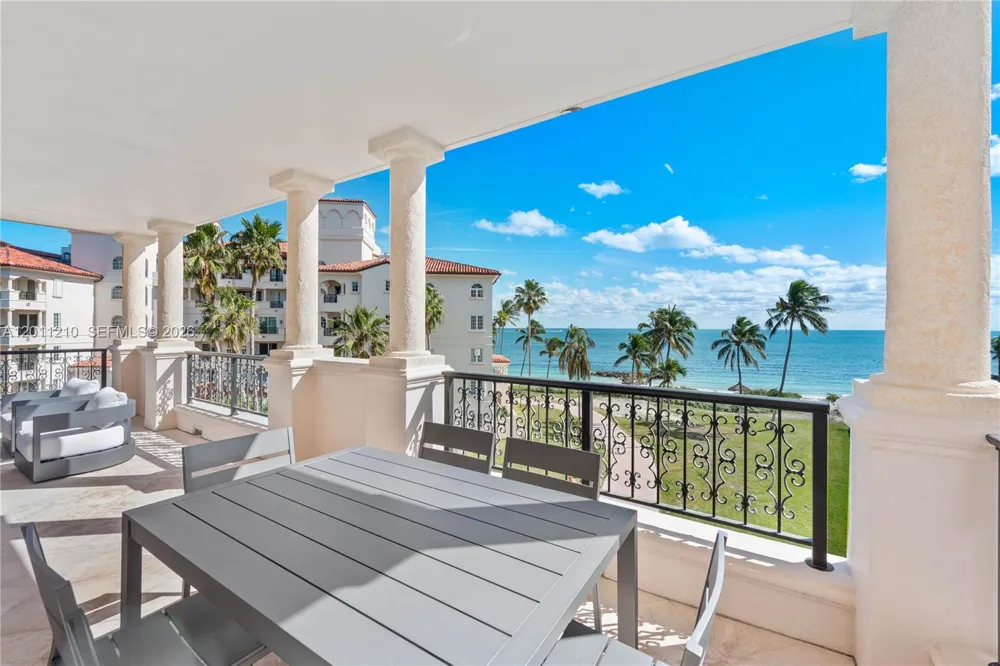19242 Fisher Island Dr #19242 Miami Beach, FL 33109