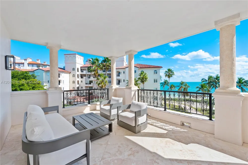 19242 Fisher Island Dr #19242 Miami Beach, FL 33109