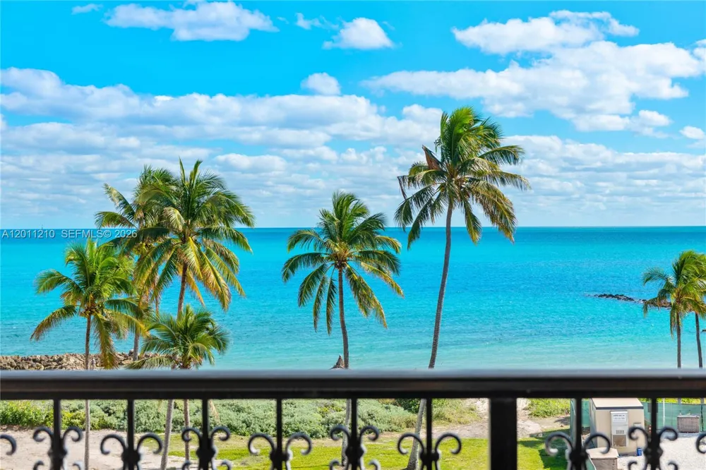 19242 Fisher Island Dr #19242 Miami Beach, FL 33109