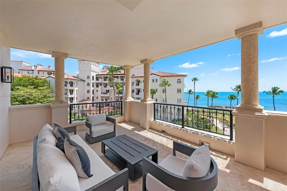 19242 Fisher Island Dr #19242 Miami Beach, FL 33109