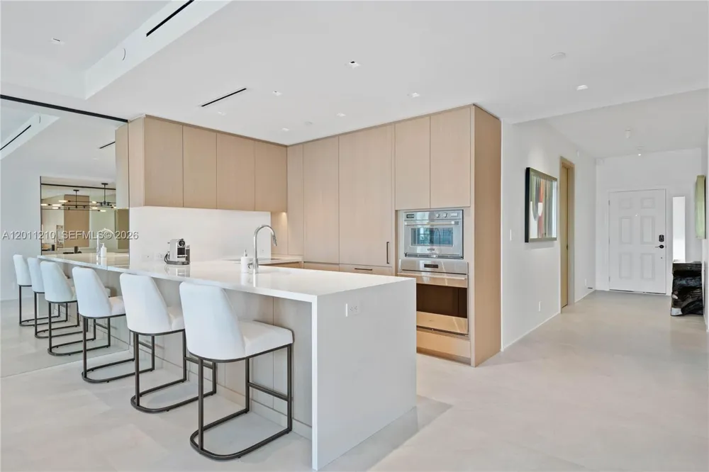 19242 Fisher Island Dr #19242 Miami Beach, FL 33109
