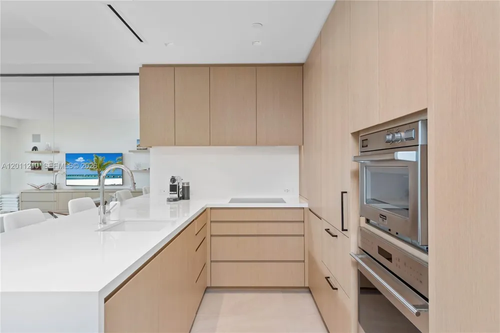 19242 Fisher Island Dr #19242 Miami Beach, FL 33109