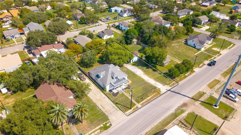 514 W 4th Street Sinton, TX 78387