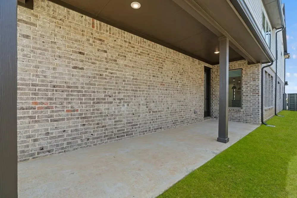 2428 Trailrunner Drive Celina, TX 75009