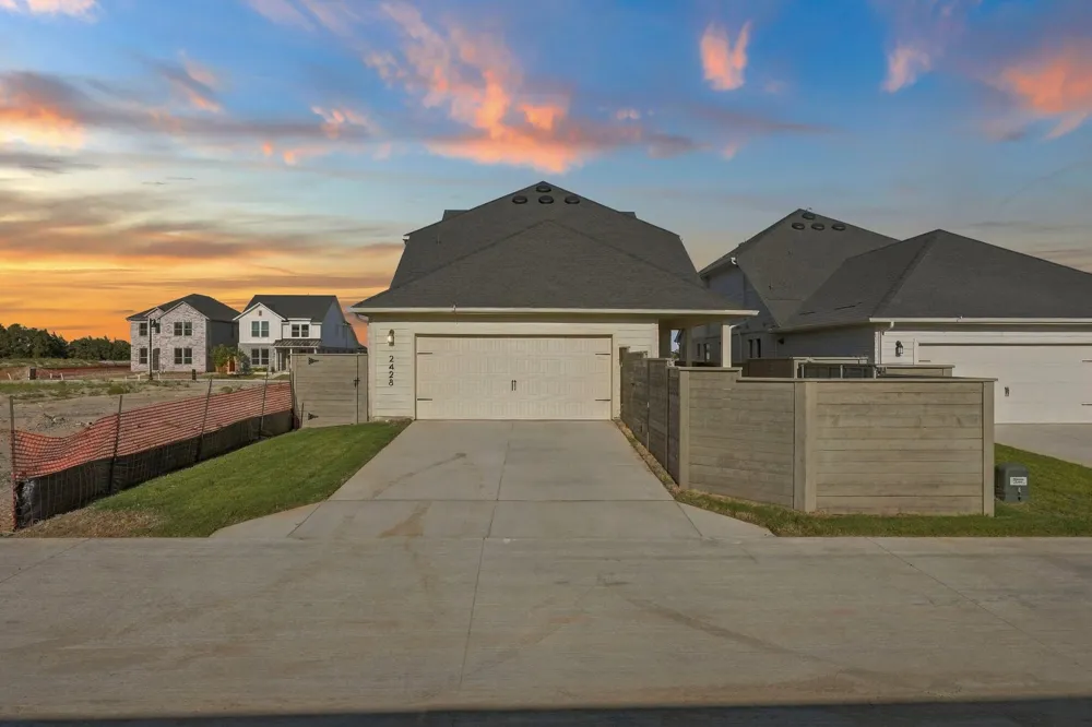 2428 Trailrunner Drive Celina, TX 75009