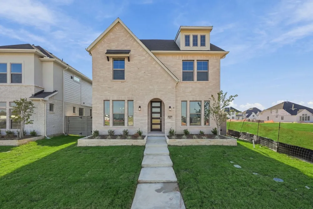 2428 Trailrunner Drive Celina, TX 75009