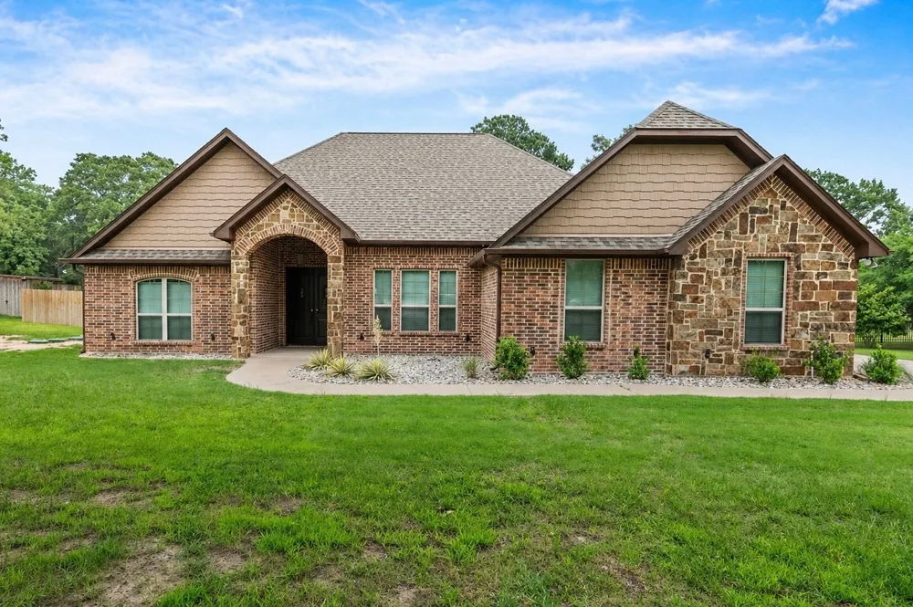 189 County Road 2321 Mineola, TX 75773