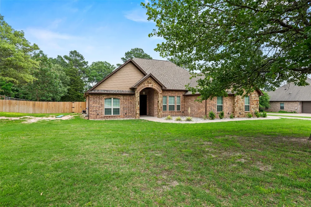 189 County Road 2321 Mineola, TX 75773