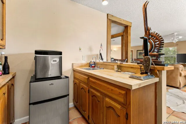 350 Ullrich Marion, TX 78124