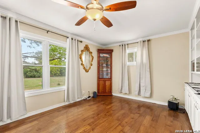350 Ullrich Marion, TX 78124