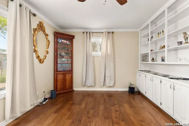 350 Ullrich Marion, TX 78124