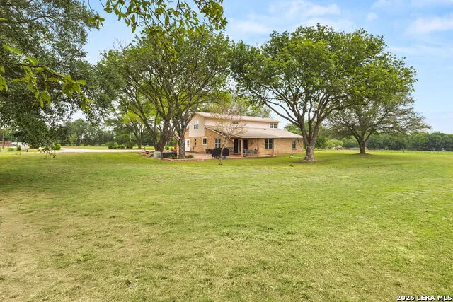 350 Ullrich Marion, TX 78124