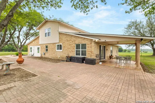 350 Ullrich Marion, TX 78124