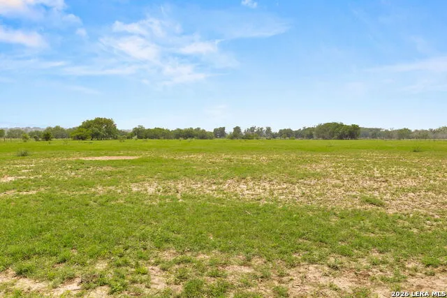 350 Ullrich Marion, TX 78124