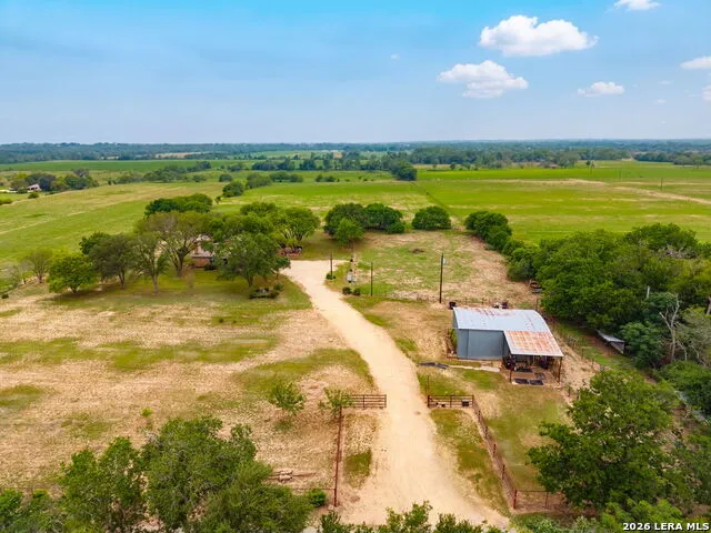 350 Ullrich Marion, TX 78124