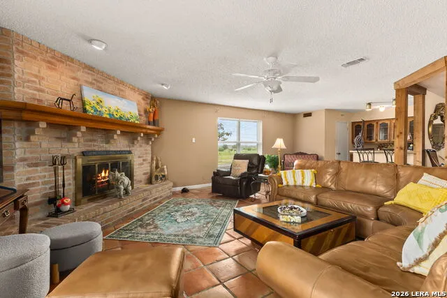 350 Ullrich Marion, TX 78124