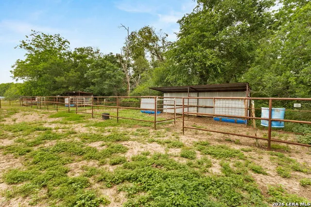 350 Ullrich Marion, TX 78124